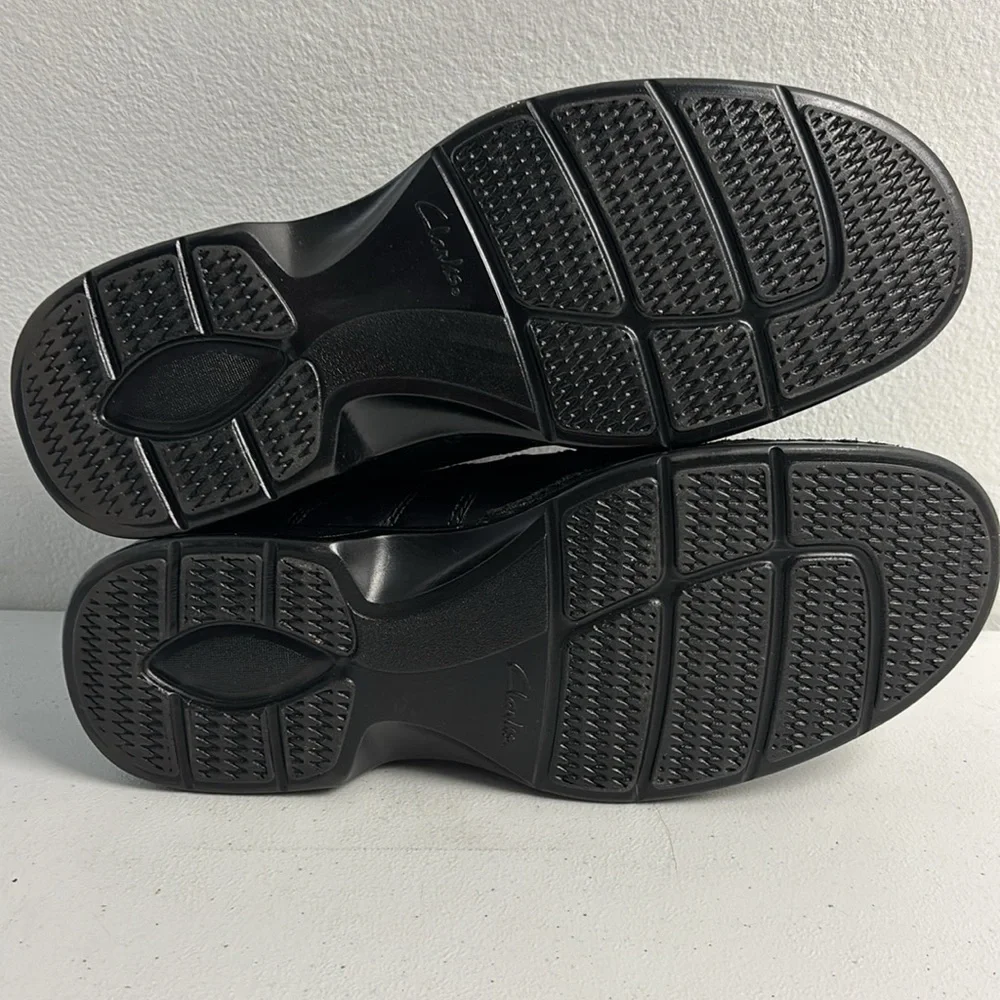 Clarks‎ Men’s 8 Black Leather Oxford Shoes Office  Business Casual Minimalist